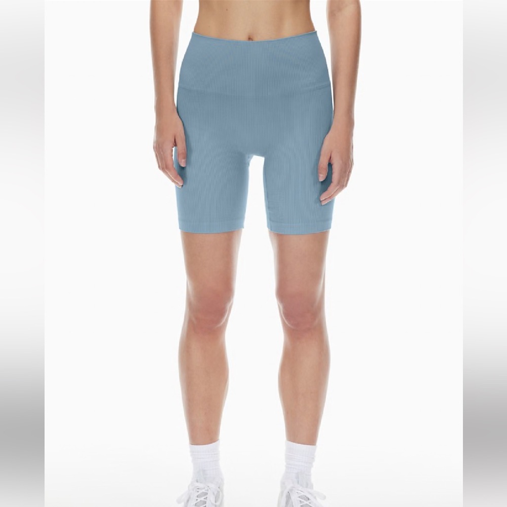 TnaBODY™ Atmosphere Ribbed Hi-Rise 7" Short Size Large